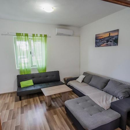 Vacation Home Ivan Kasic Екстериор снимка